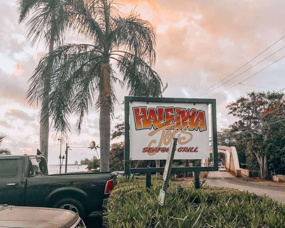 A Foodie's Guide: Best Places to Eat & Drink on Oahu’s North Shore. During next vacation to Oahu, Hawaii, check out these great food spots in and around Haleiwa town. From garlic shrimp food trucks, to the best coffee, gelato and shave ice and some of the best restaurants in Oahu #oahu #hawaii #foodiesguide #northshore #placestoeat
