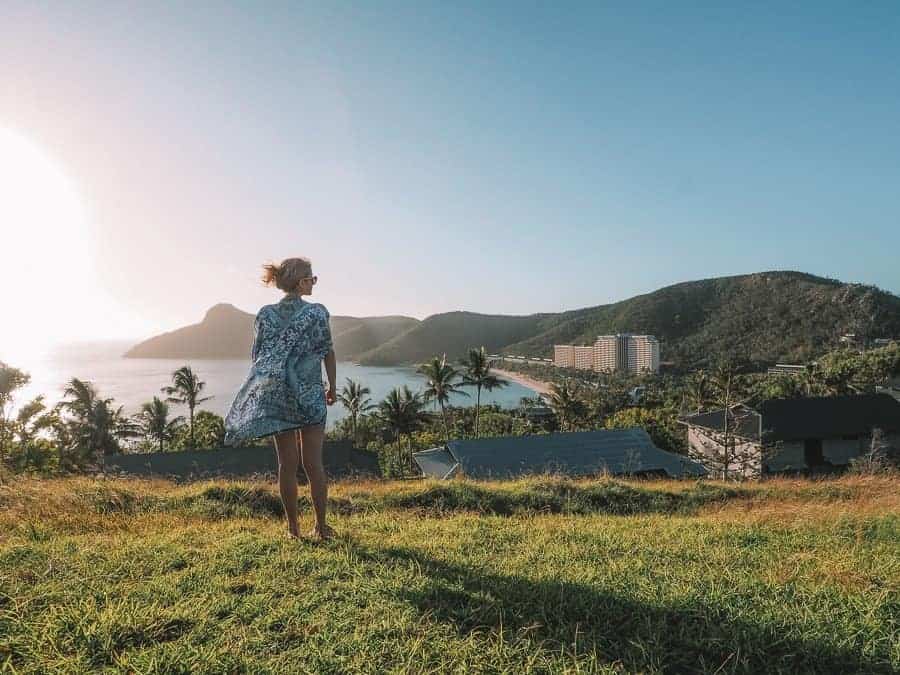 Hamilton Island Travel Guide | Visit the beautiful Whitsunday Islands and take scenic flight over the Great Barrier Reef. This guide features all the best things to do on Hamilton Island | Bucket List Seekers
