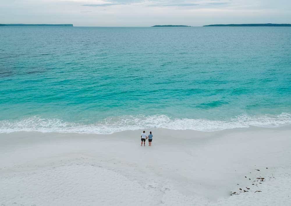 Jervis Bay Beach couple - 15 Romantic Weekend Getaway from Sydney